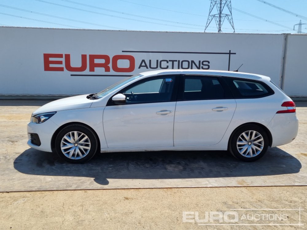 2019 Peugeot 308SW - Voiture: photos 2 2019 Peugeot 308SW - Voiture: photos 2