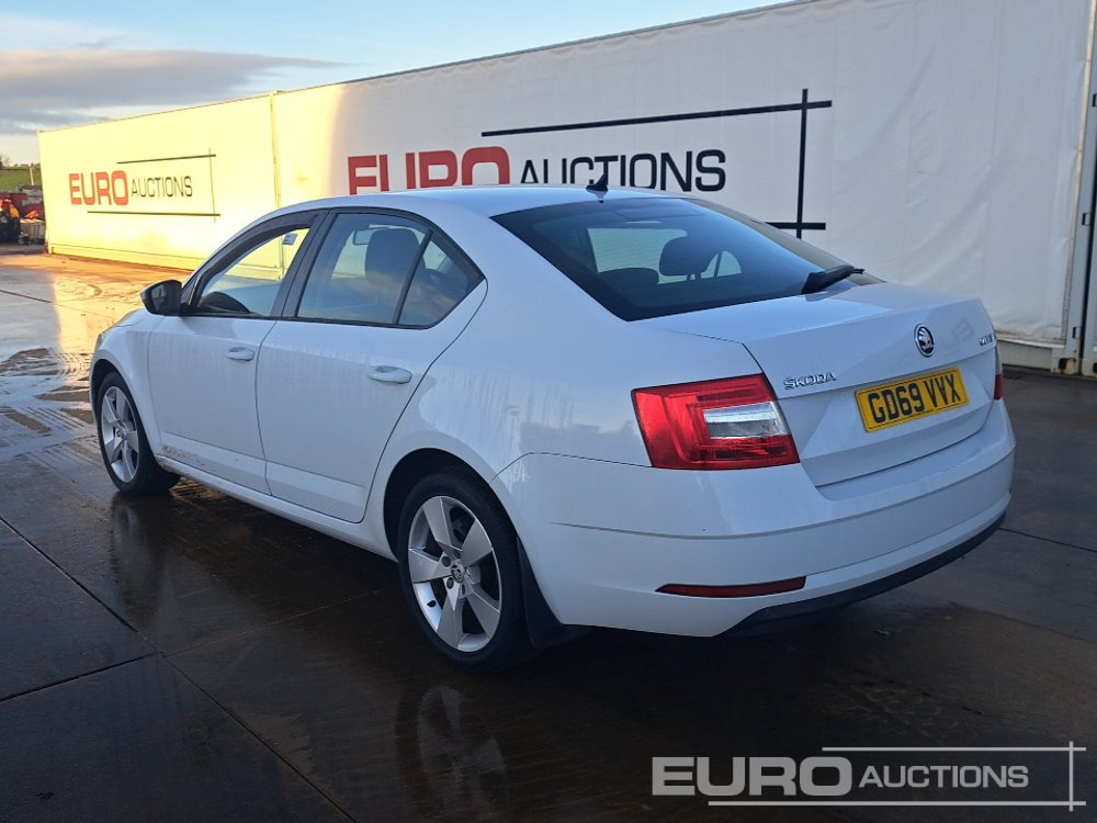 2020 Skoda Octavia - Voiture: photos 3 2020 Skoda Octavia - Voiture: photos 3