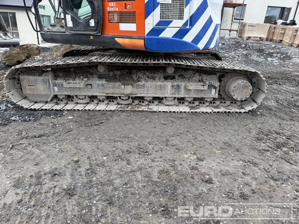 2021 Hitachi ZX225USLC-6 - Pelle sur chenille: photos 3 2021 Hitachi ZX225USLC-6 - Pelle sur chenille: photos 3