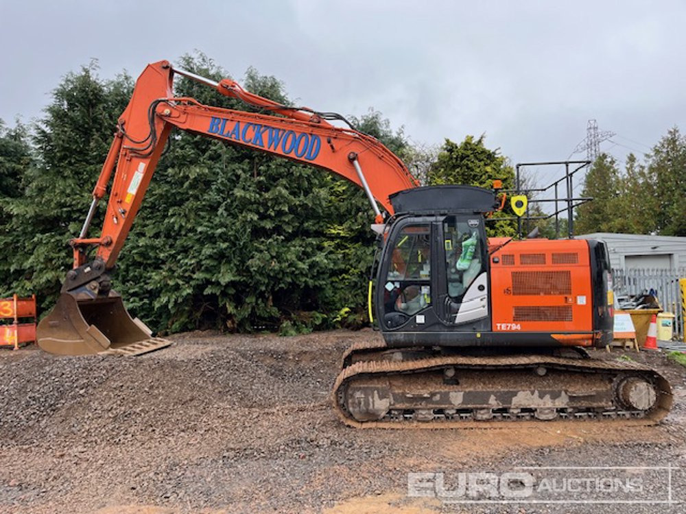 2021 Hitachi ZX225USRLC-6 - Pelle sur chenille: photos 2 2021 Hitachi ZX225USRLC-6 - Pelle sur chenille: photos 2