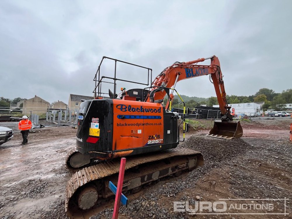 2021 Hitachi ZX225USRLC-6 - Pelle sur chenille: photos 5 2021 Hitachi ZX225USRLC-6 - Pelle sur chenille: photos 5