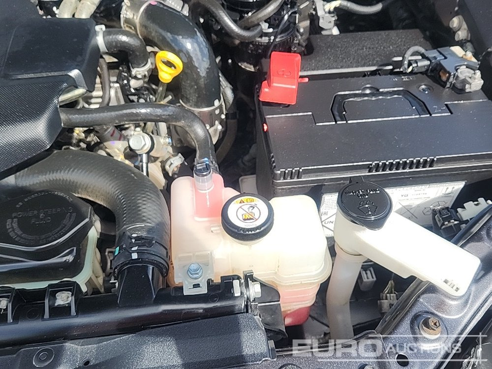 Pick-up 2021 Toyota Hilux Invincible X: photos 23