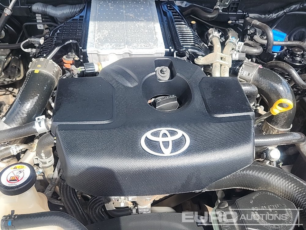 Pick-up 2021 Toyota Hilux Invincible X: photos 22