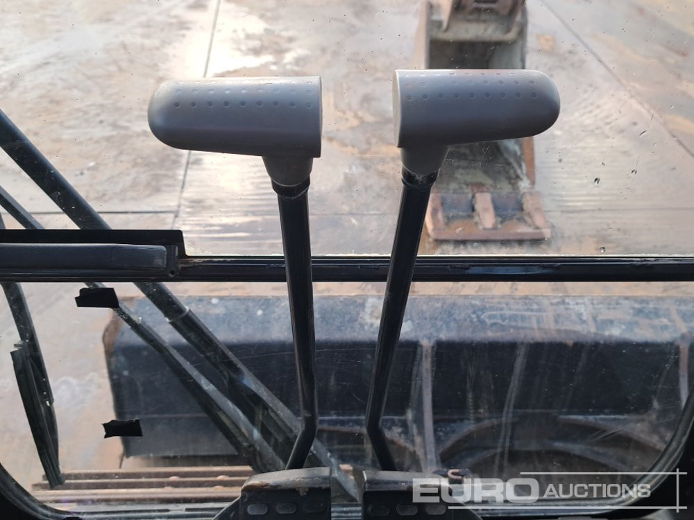 2022 Hitachi ZX135USBL-7 - Pelle sur chenille: photos 1 2022 Hitachi ZX135USBL-7 - Pelle sur chenille: photos 1