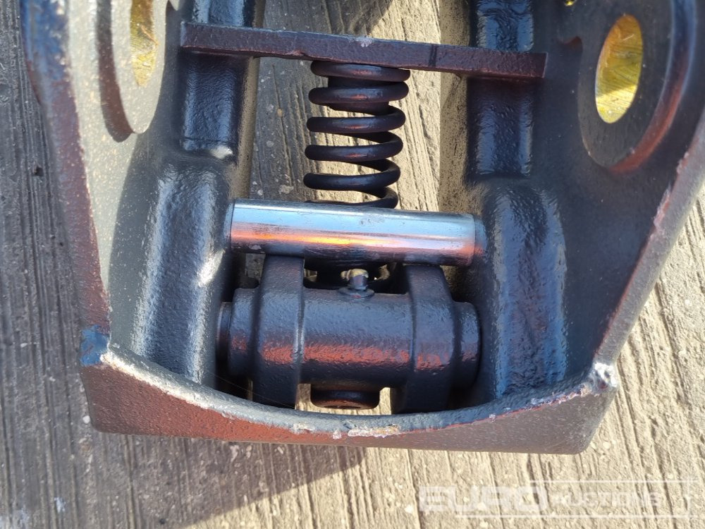 Attache rapide 2023 Manual QH 45mm Pin to suit 4-6 Ton Excavator: photos 10 Attache rapide 2023 Manual QH 45mm Pin to suit 4-6 Ton Excavator: photos 10