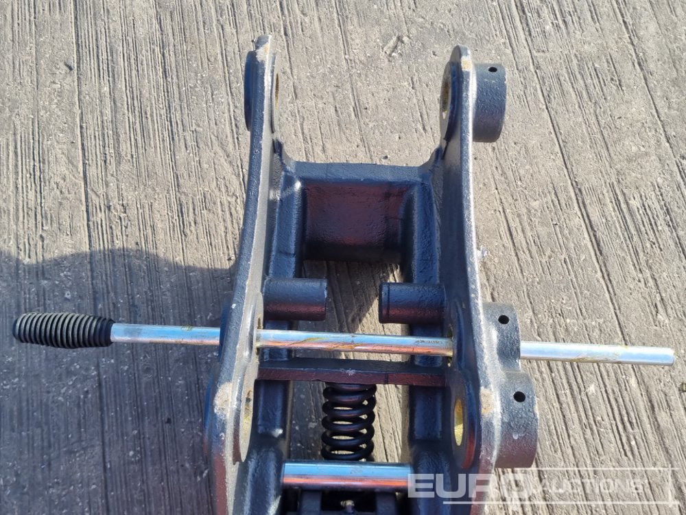 Attache rapide 2023 Manual QH 45mm Pin to suit 4-6 Ton Excavator: photos 13 Attache rapide 2023 Manual QH 45mm Pin to suit 4-6 Ton Excavator: photos 13