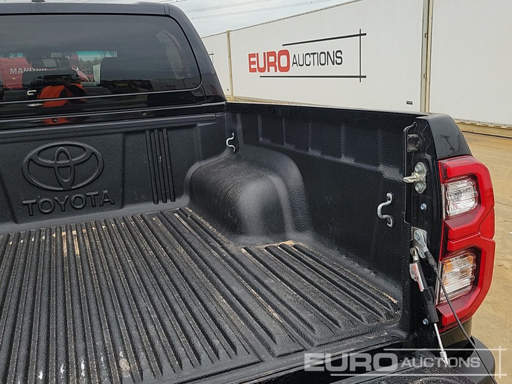 Pick-up 2023 Toyota Hilux GR Sport: photos 14