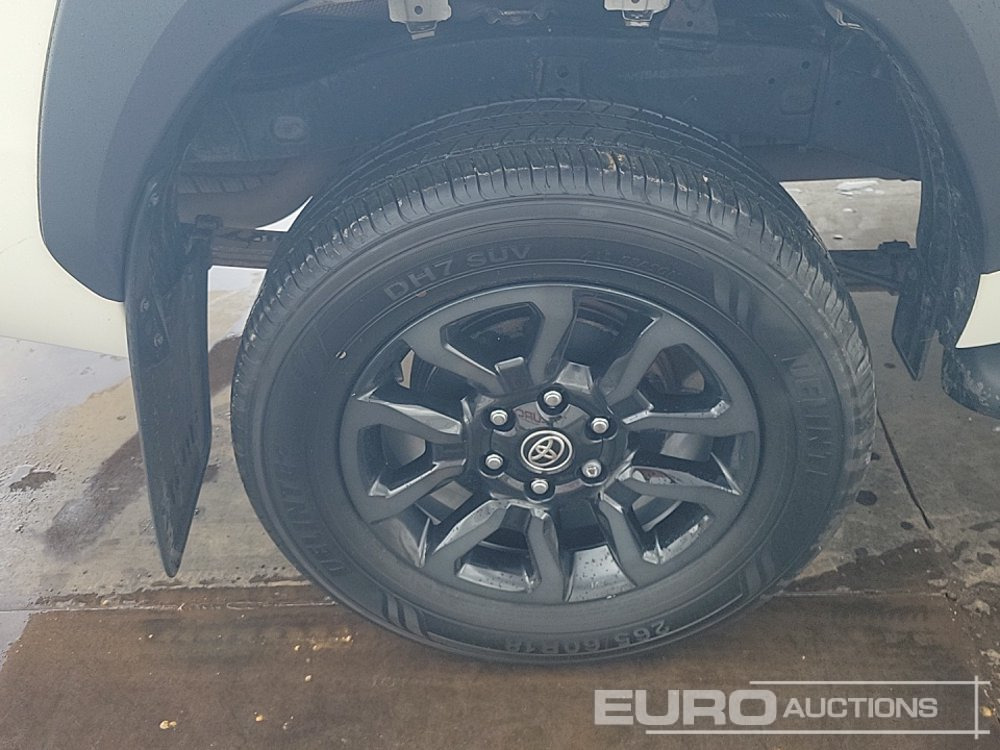 Pick-up 2023 Toyota Hilux: photos 11