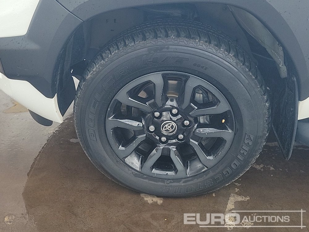 Pick-up 2023 Toyota Hilux: photos 9