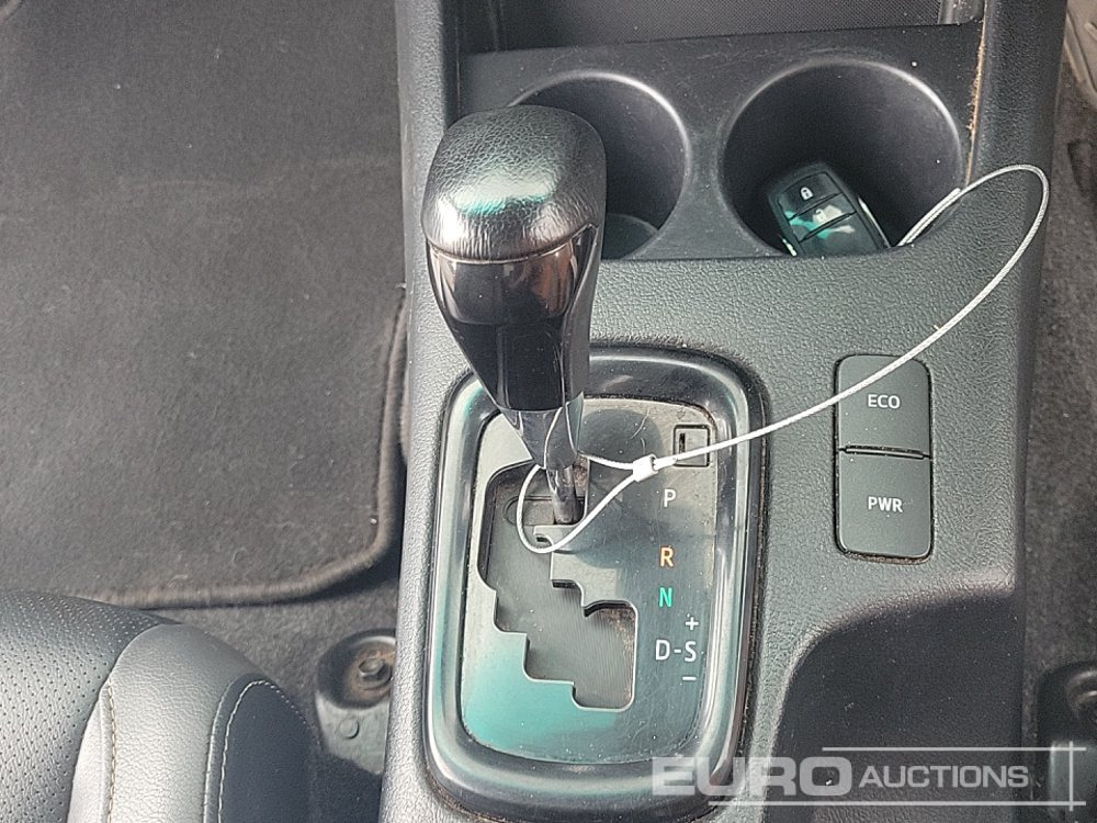 Pick-up 2023 Toyota Hilux: photos 34