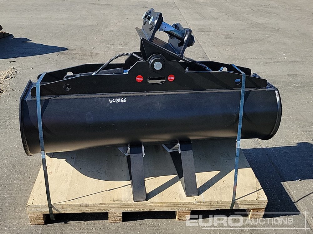 2024 Geith 60" Hydraulic Tilting Bucket 45mm Pin to suit 4-6 Ton Excavator - Godet: photos 4 2024 Geith 60" Hydraulic Tilting Bucket 45mm Pin to suit 4-6 Ton Excavator - Godet: photos 4