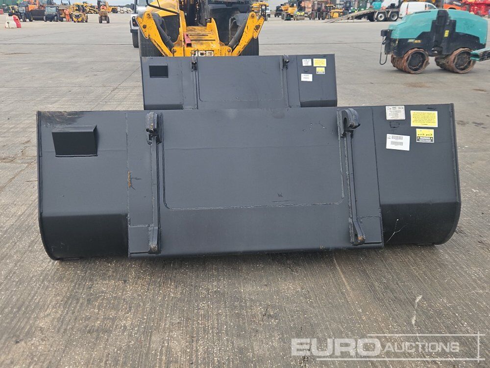 2026 Rhinox 90" Loading Bucket to suit Telehandler - Godet: photos 4 2026 Rhinox 90" Loading Bucket to suit Telehandler - Godet: photos 4