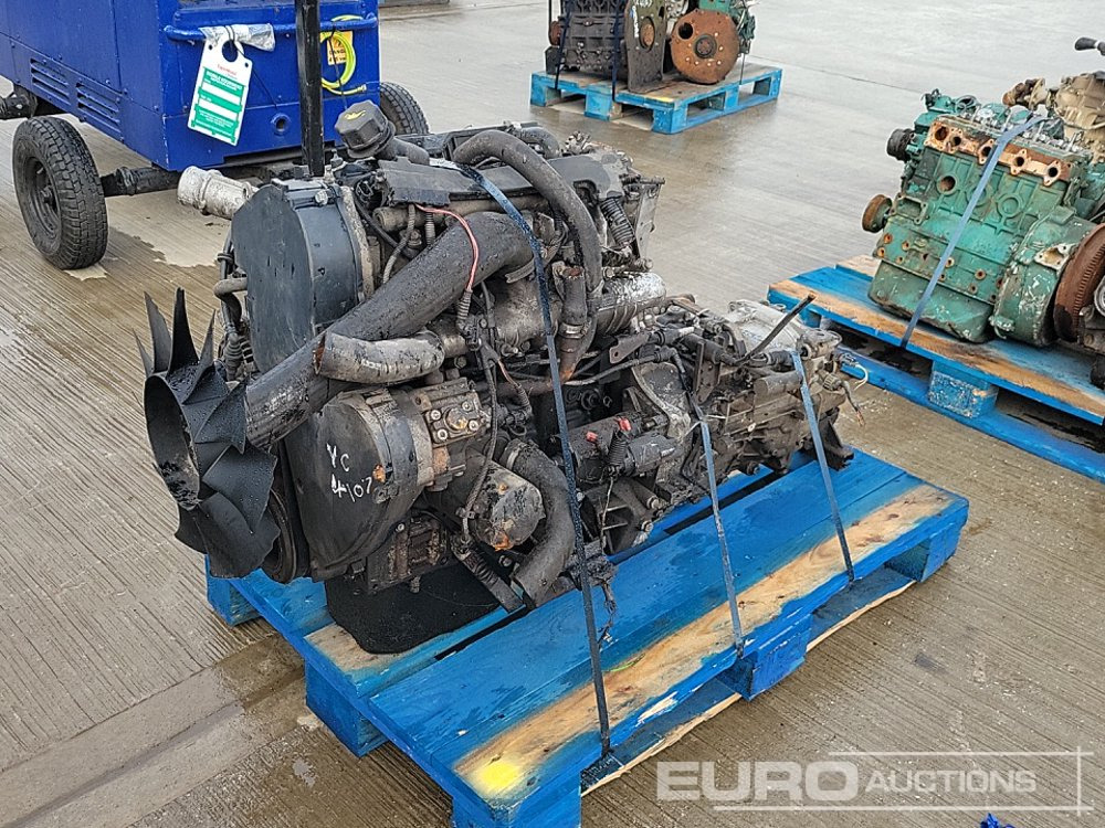 4 Cylinder Engine, Pump - Moteur: photos 1 4 Cylinder Engine, Pump - Moteur: photos 1