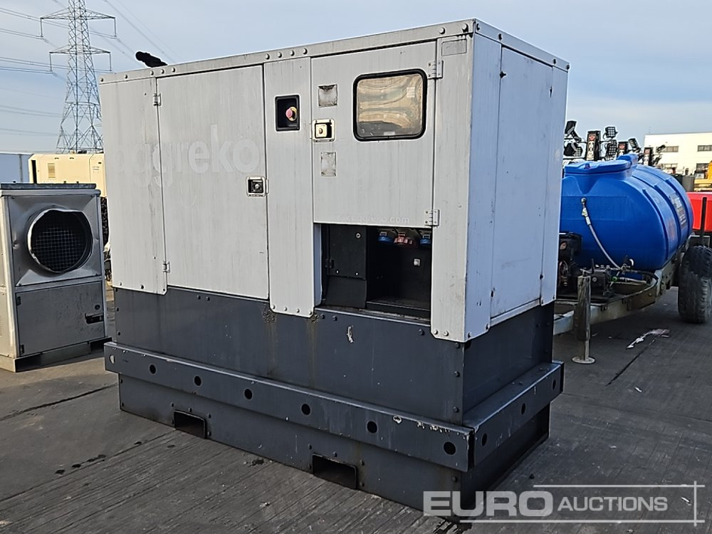 40kVA Generator, 4 Cylinder Engine - Groupe électrogène: photos 2 40kVA Generator, 4 Cylinder Engine - Groupe électrogène: photos 2