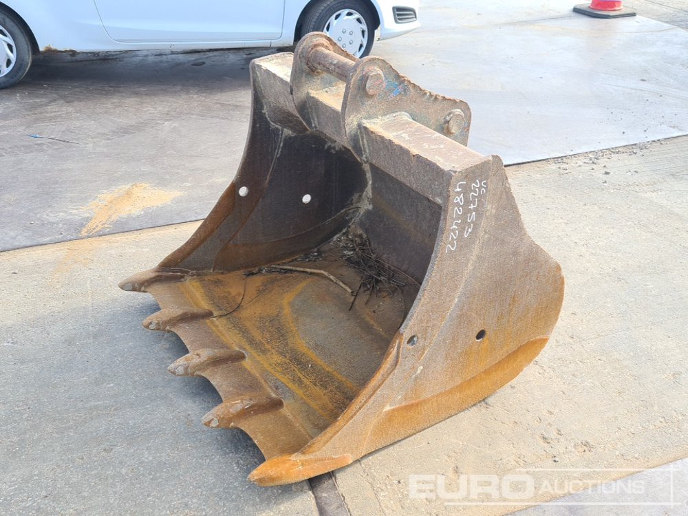 48" Digging Bucket 65mm Pin to suit 13 Ton Excavator - Godet: photos 1 48" Digging Bucket 65mm Pin to suit 13 Ton Excavator - Godet: photos 1
