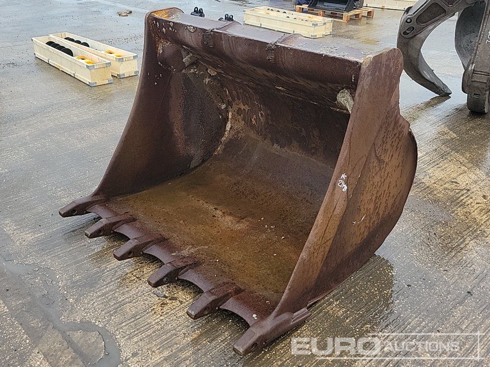 56" Digging Bucket - Godet: photos 1 56" Digging Bucket - Godet: photos 1