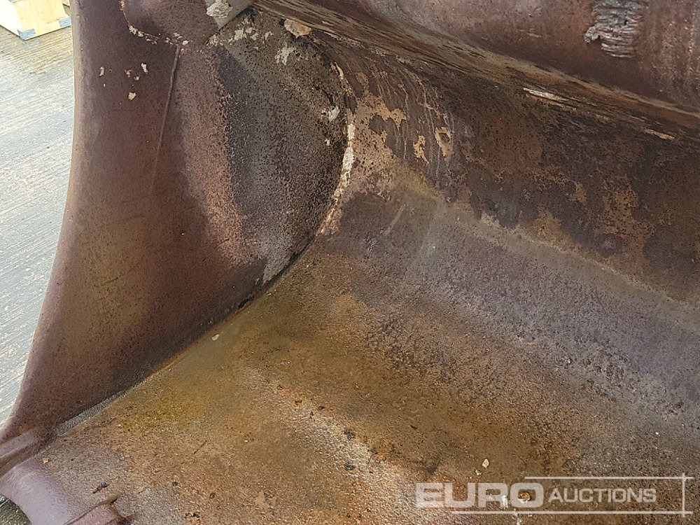 Godet 56" Digging Bucket: photos 10