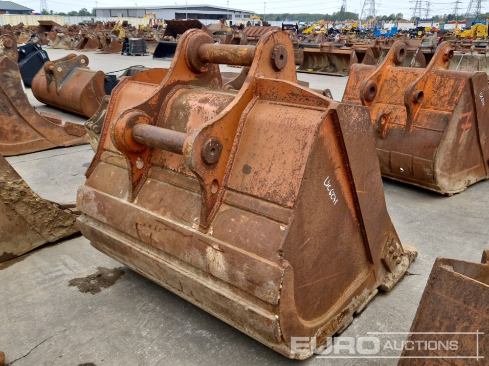 60" Digging Bucket 100mm Pin to suit 40 Ton Excavator - Godet: photos 5 60" Digging Bucket 100mm Pin to suit 40 Ton Excavator - Godet: photos 5