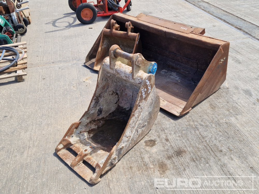 60" Loading Bucket to suit Skidsteer Loader, 18", 18" Digging Bucket 40-45mm Pin to suit Mini-6 Ton Excavator - Godet: photos 1 60" Loading Bucket to suit Skidsteer Loader, 18", 18" Digging Bucket 40-45mm Pin to suit Mini-6 Ton Excavator - Godet: photos 1