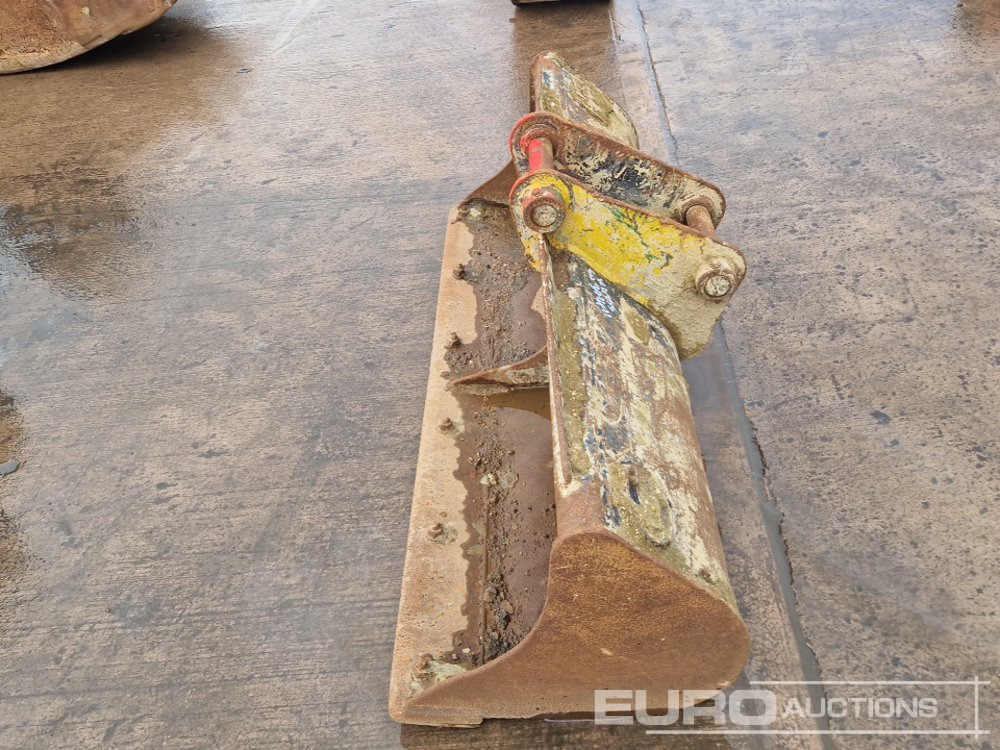 60" Strickland Ditching Bucket 45mm Pin to suit 4-6 Ton Excavator - Godet: photos 2 60" Strickland Ditching Bucket 45mm Pin to suit 4-6 Ton Excavator - Godet: photos 2