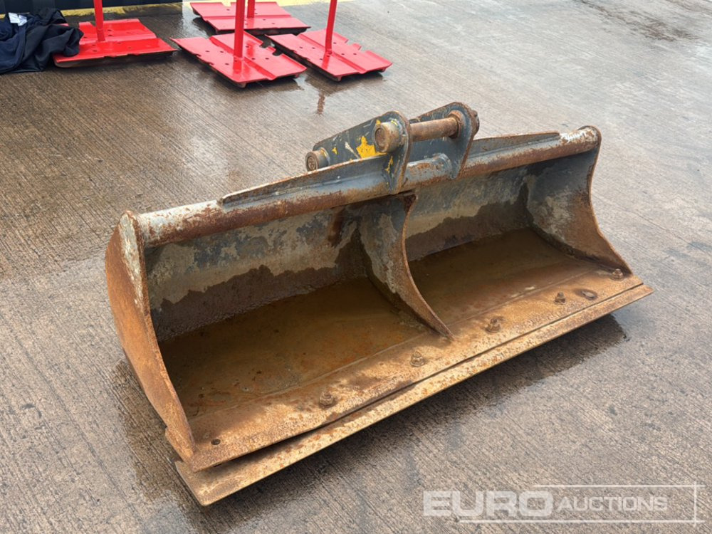 60" Strickland Ditching Bucket 45mm Pin to suit 4-6 Ton Excavator - Godet: photos 4 60" Strickland Ditching Bucket 45mm Pin to suit 4-6 Ton Excavator - Godet: photos 4