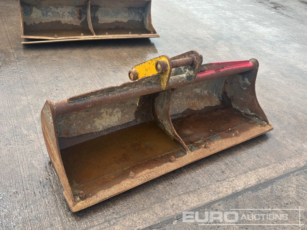 60" Strickland Ditching Bucket 45mm Pin to suit 4-6 Ton Excavator - Godet: photos 5 60" Strickland Ditching Bucket 45mm Pin to suit 4-6 Ton Excavator - Godet: photos 5
