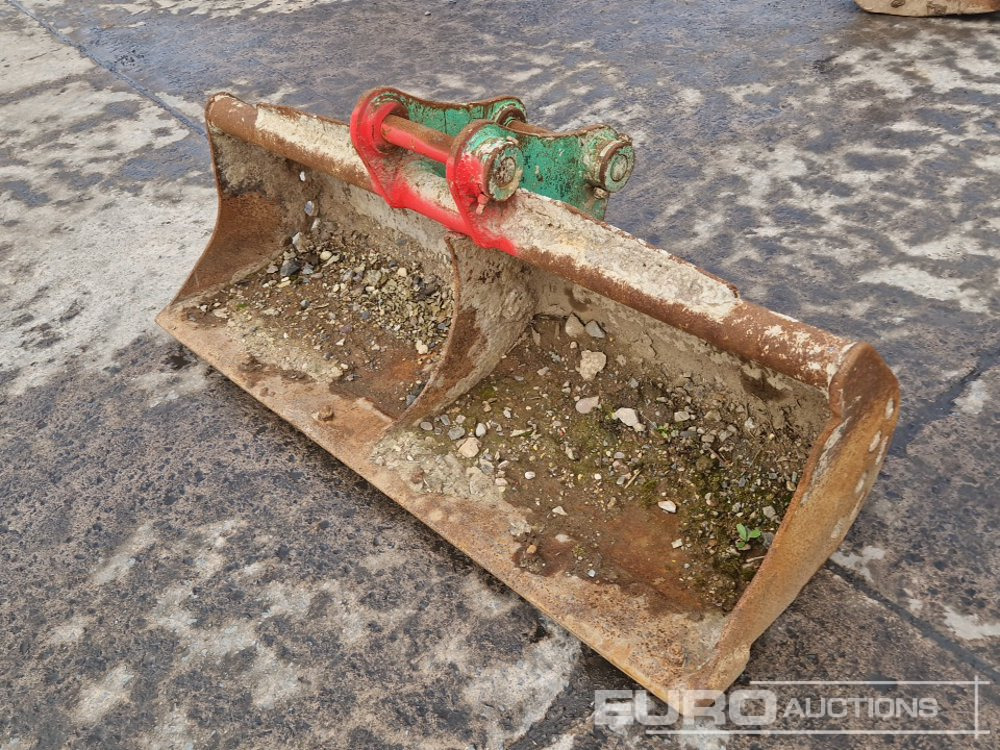 60" Strickland Ditching Bucket 45mm Pin to suit 4-6 Ton Excavator - Godet: photos 1 60" Strickland Ditching Bucket 45mm Pin to suit 4-6 Ton Excavator - Godet: photos 1