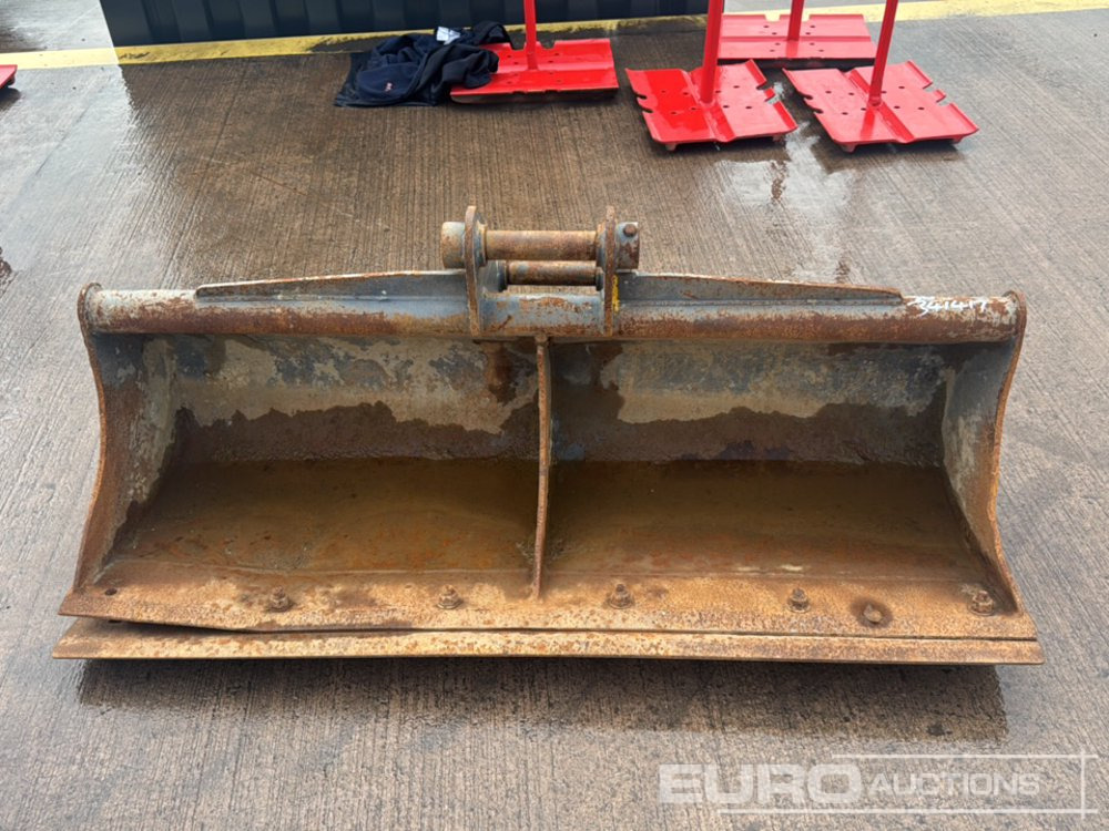 60" Strickland Ditching Bucket 45mm Pin to suit 4-6 Ton Excavator - Godet: photos 5 60" Strickland Ditching Bucket 45mm Pin to suit 4-6 Ton Excavator - Godet: photos 5