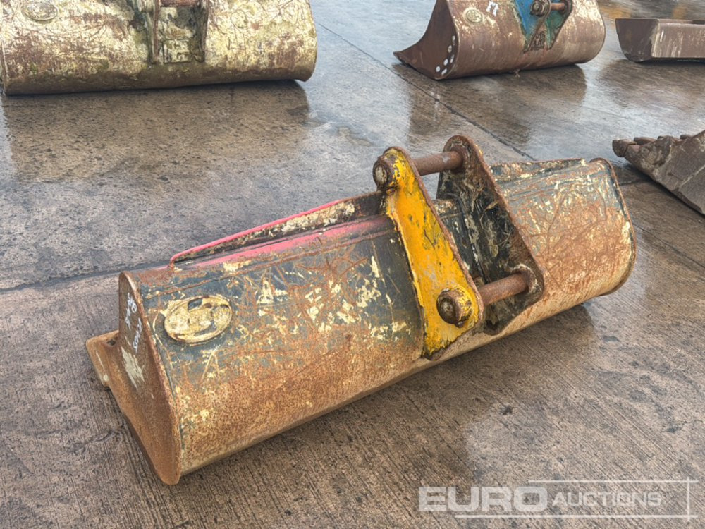 60" Strickland Ditching Bucket 45mm Pin to suit 4-6 Ton Excavator - Godet: photos 2 60" Strickland Ditching Bucket 45mm Pin to suit 4-6 Ton Excavator - Godet: photos 2
