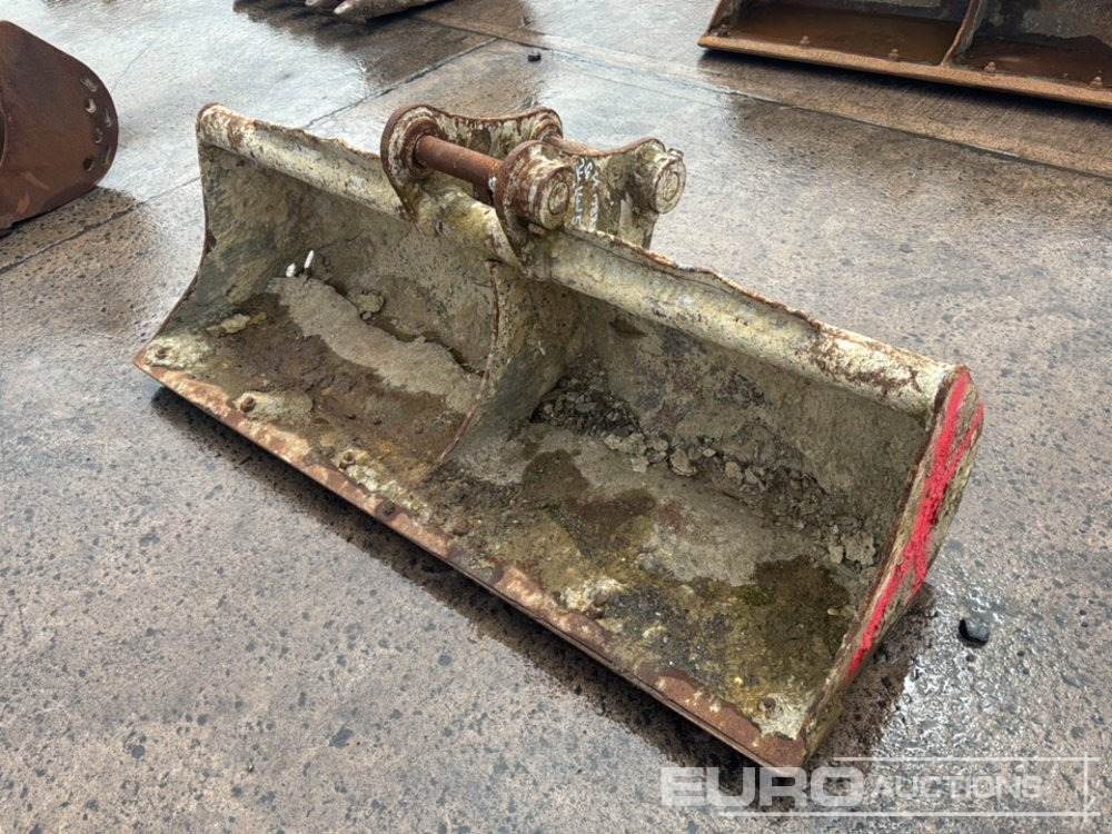 60" Strickland Ditching Bucket 45mm Pin to suit 4-6 Ton Excavator - Godet: photos 1 60" Strickland Ditching Bucket 45mm Pin to suit 4-6 Ton Excavator - Godet: photos 1