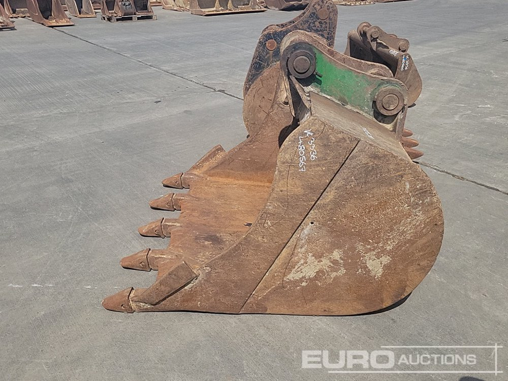 62" Digging Bucket 80mm Pin to suit 20 Ton Excavator - Godet: photos 2 62" Digging Bucket 80mm Pin to suit 20 Ton Excavator - Godet: photos 2