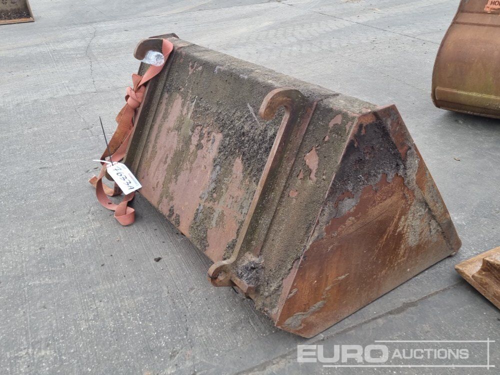 62" Loading Bucket to suit Telehandler - Godet: photos 5 62" Loading Bucket to suit Telehandler - Godet: photos 5