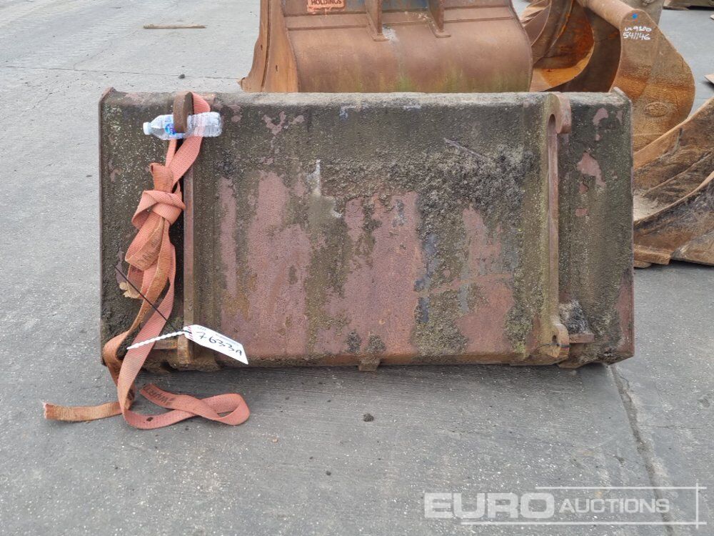 62" Loading Bucket to suit Telehandler - Godet: photos 4 62" Loading Bucket to suit Telehandler - Godet: photos 4