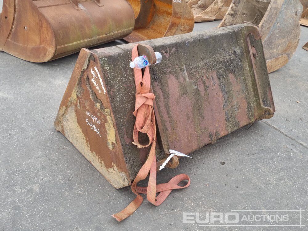 62" Loading Bucket to suit Telehandler - Godet: photos 3 62" Loading Bucket to suit Telehandler - Godet: photos 3