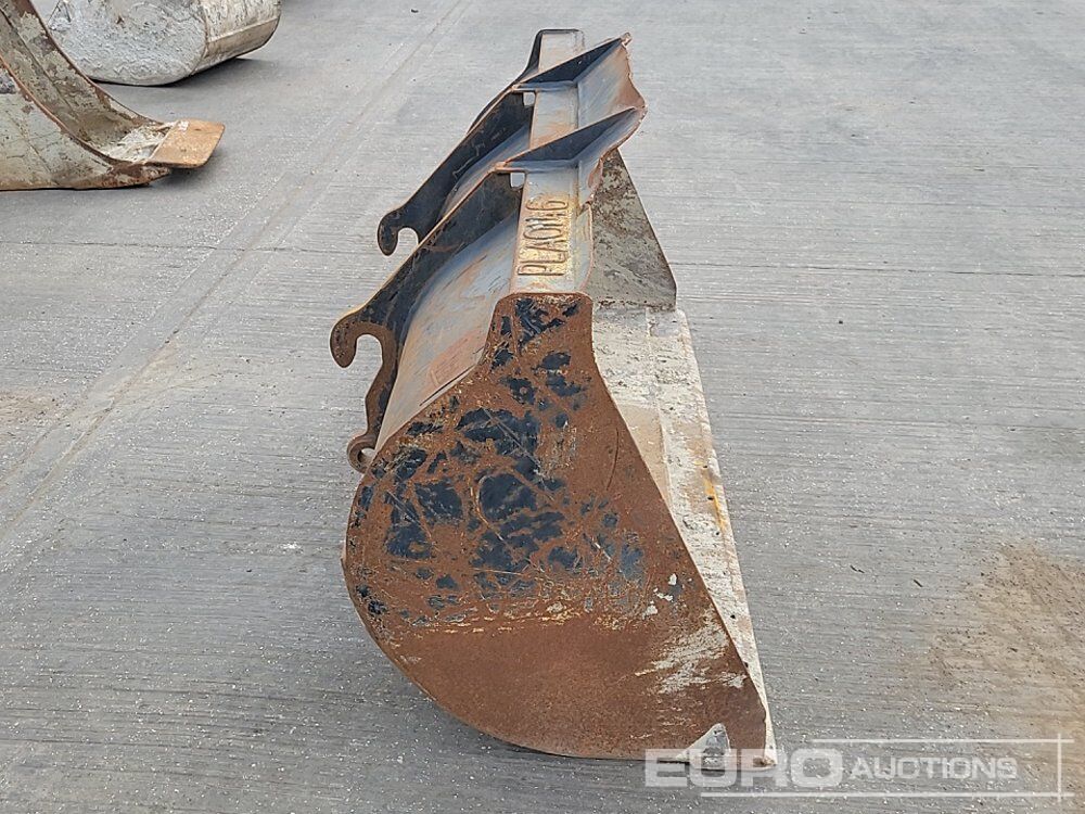 Godet 70" Loading Bucket to suit Telehandler: photos 6 Godet 70" Loading Bucket to suit Telehandler: photos 6