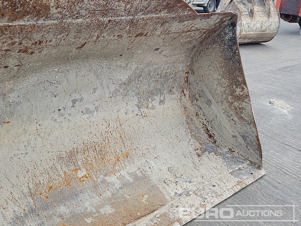 Godet 70" Loading Bucket to suit Telehandler: photos 9 Godet 70" Loading Bucket to suit Telehandler: photos 9