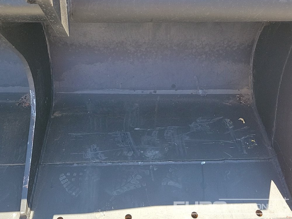 Godet neuf 72" Ditching Bucket 65mm Pin to suit 13 Ton Excavator: photos 11