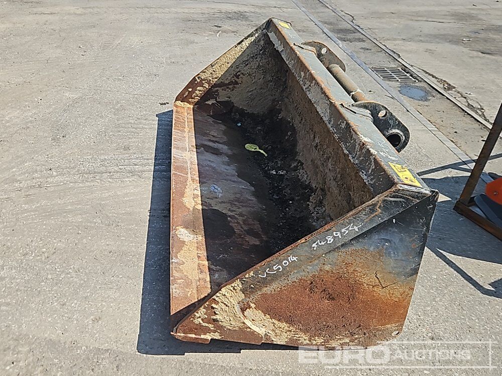 72" Loading Bucket to suit Telehandler - Godet: photos 2 72" Loading Bucket to suit Telehandler - Godet: photos 2