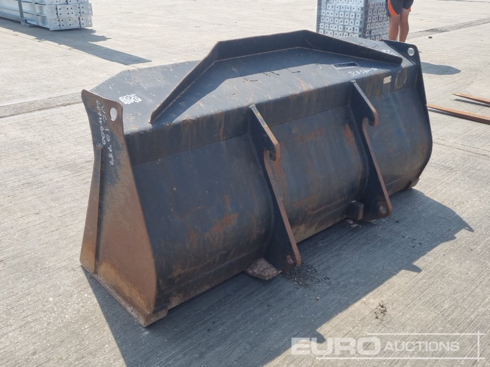 74" Loading Bucket to suit JCB Telehandler - Godet: photos 3 74" Loading Bucket to suit JCB Telehandler - Godet: photos 3