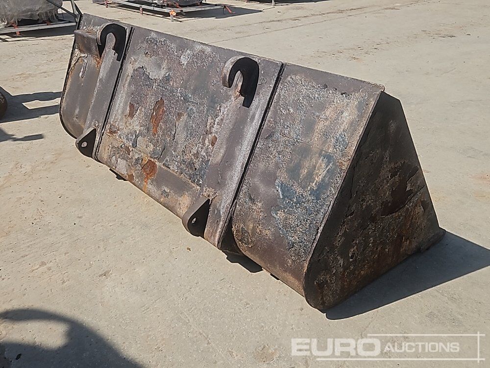 90" Loading Bucket to suit JCB Telehandler - Godet: photos 5 90" Loading Bucket to suit JCB Telehandler - Godet: photos 5