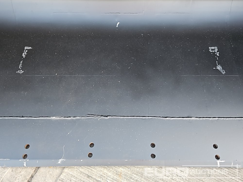 Godet neuf 90" Loading Bucket to suit Telehandler: photos 10 Godet neuf 90" Loading Bucket to suit Telehandler: photos 10