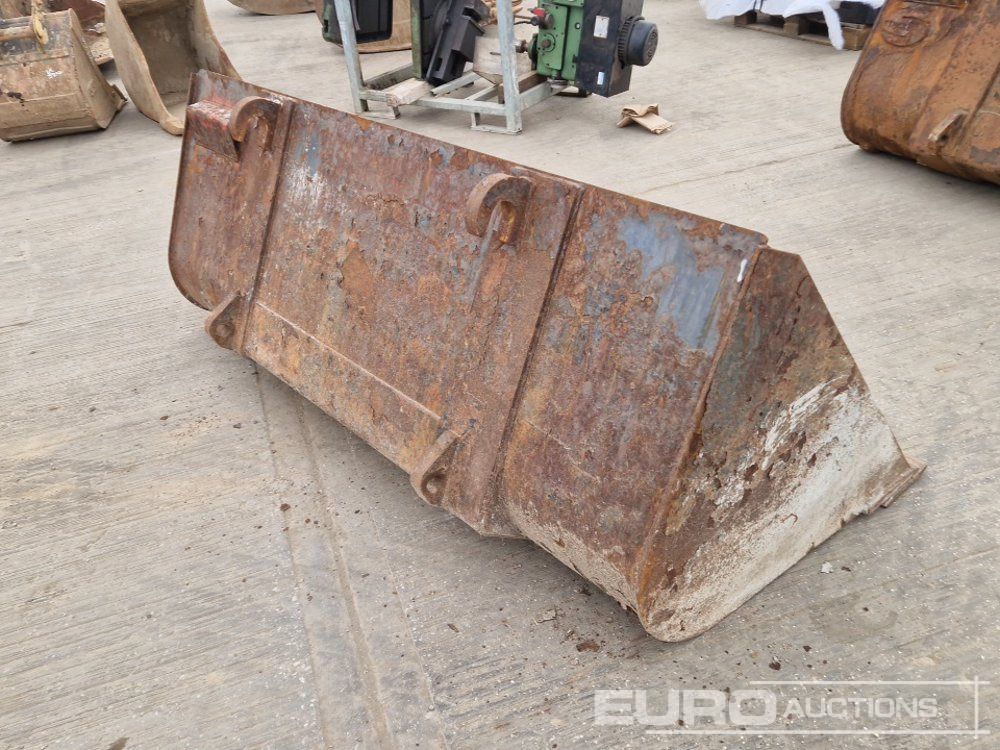 90" Loading Bucket to suit Telehandler - Godet: photos 5 90" Loading Bucket to suit Telehandler - Godet: photos 5