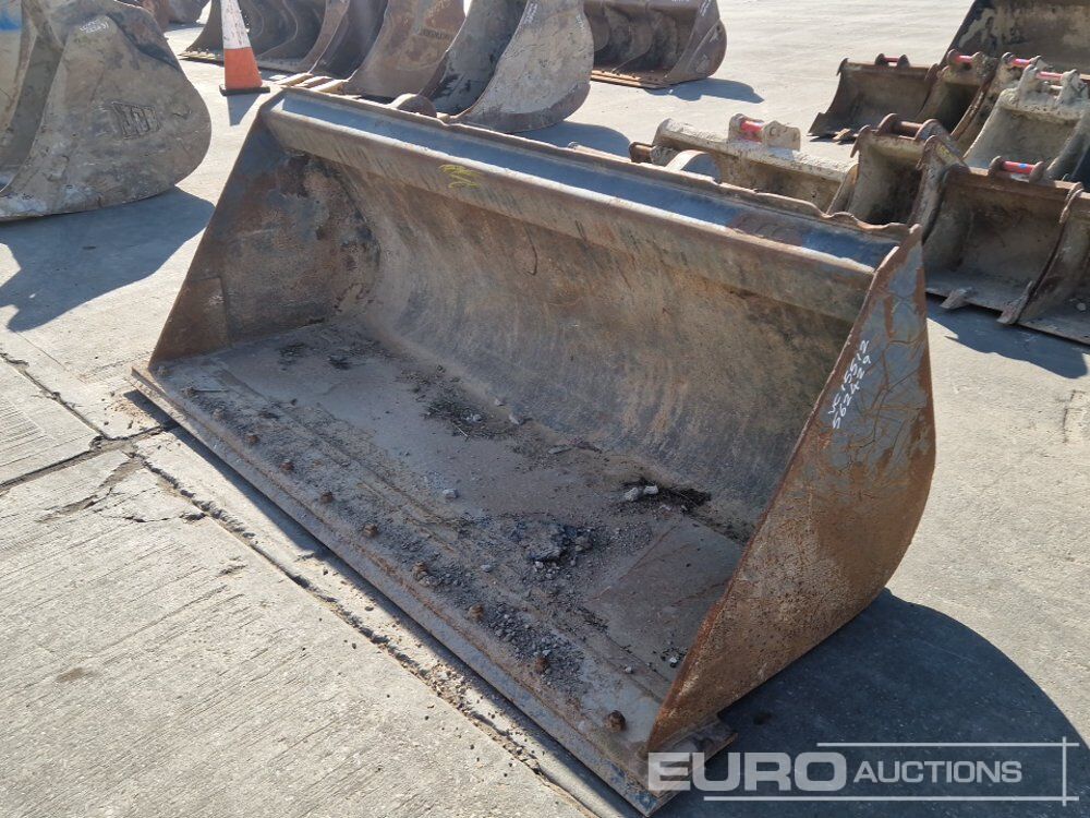 90" Loading Bucket to suit Telehandler - Godet: photos 1 90" Loading Bucket to suit Telehandler - Godet: photos 1