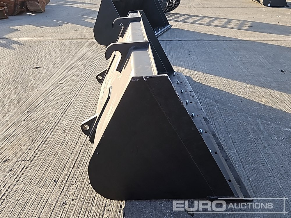 Godet neuf 90" Loading Bucket to suit Telehandler: photos 6