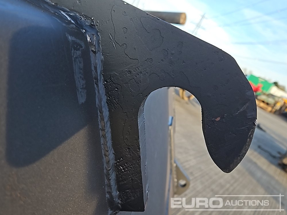 Godet neuf 90" Loading Bucket to suit Telehandler: photos 16 Godet neuf 90" Loading Bucket to suit Telehandler: photos 16