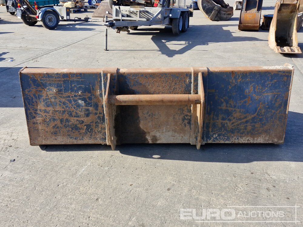92" Loading Bucket to suit Telehandler - Godet: photos 4 92" Loading Bucket to suit Telehandler - Godet: photos 4