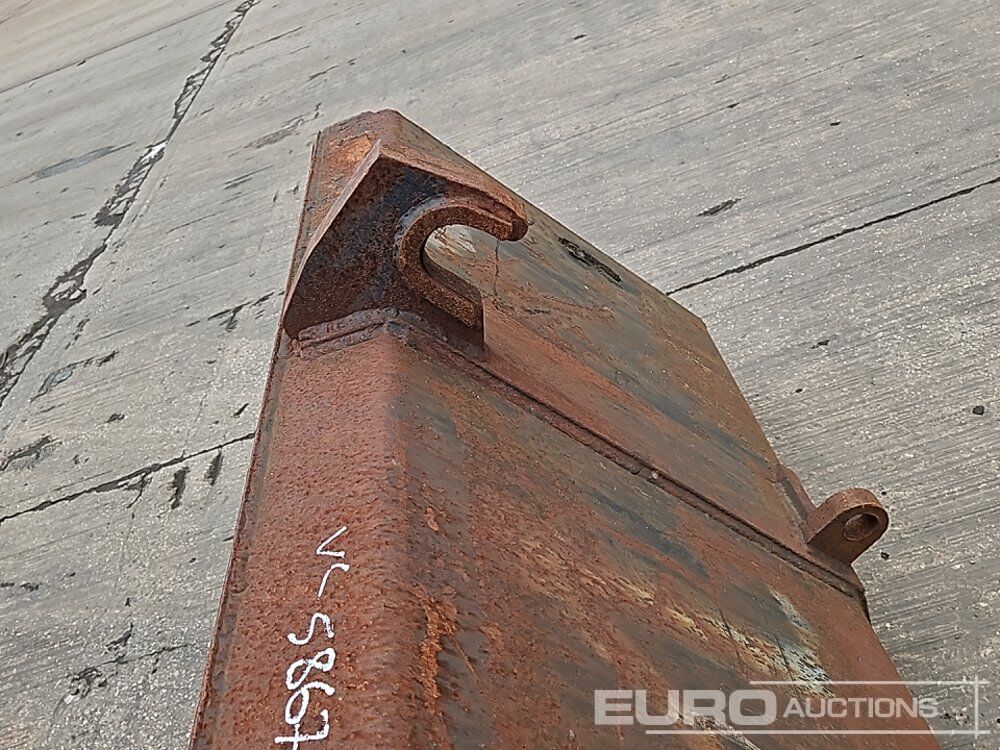 Godet 92" Loading Bucket to suit Telehandler: photos 12