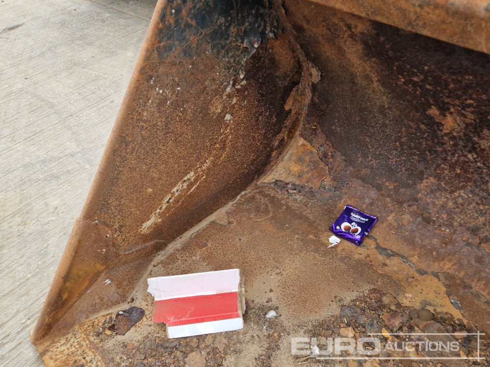 Godet 94" Loading Bucket to suit Telehandler: photos 10