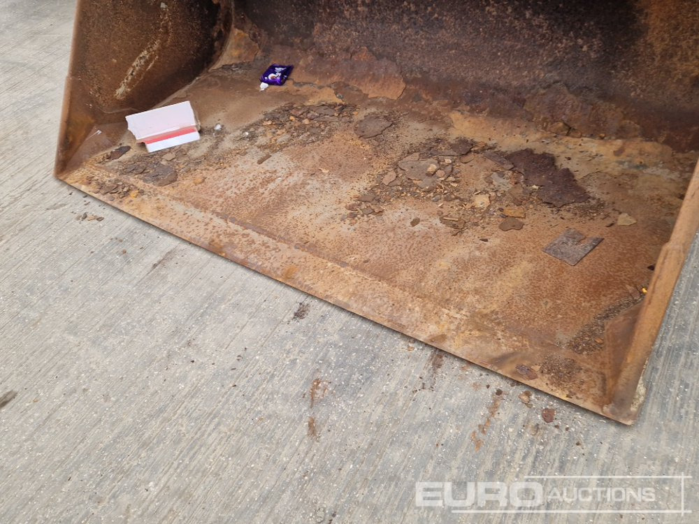 Godet 94" Loading Bucket to suit Telehandler: photos 11