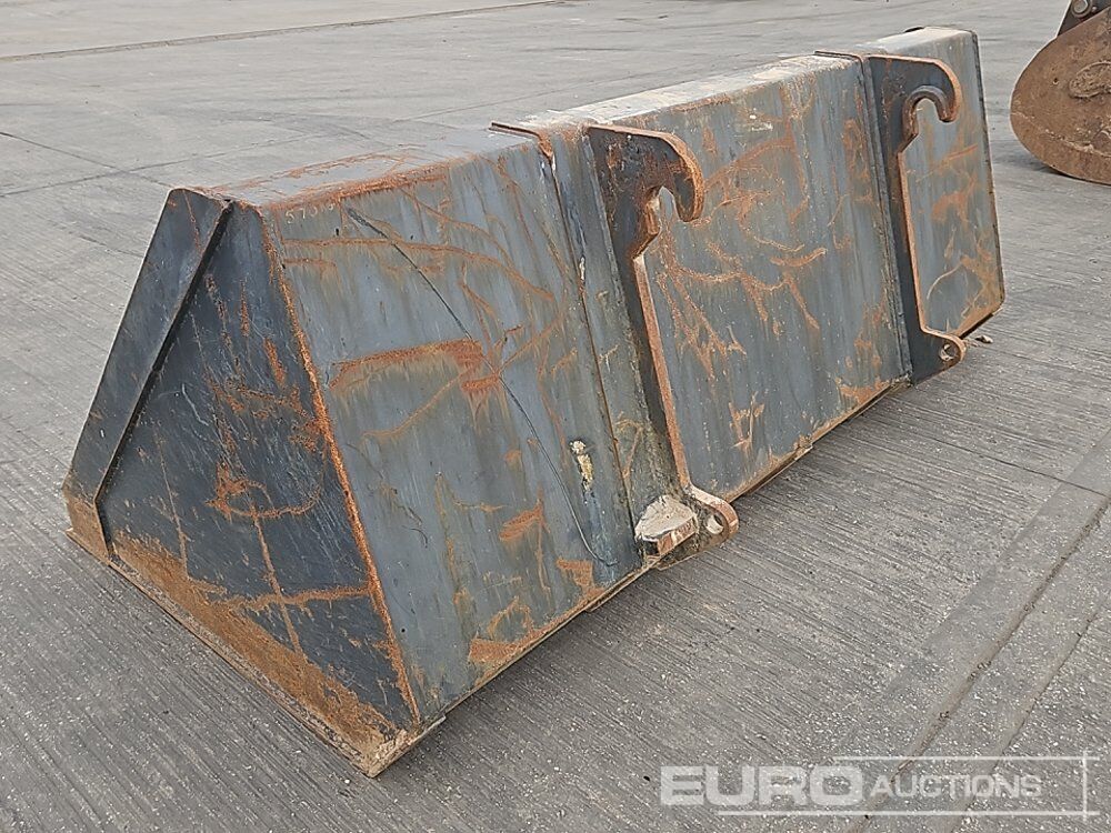 96" Loading Bucket to suit Telehandler - Godet: photos 3 96" Loading Bucket to suit Telehandler - Godet: photos 3